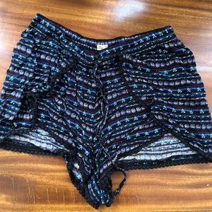 Hollister | Size M Medium | Soft Shorts | Comfy Boho | Dolphin Cut